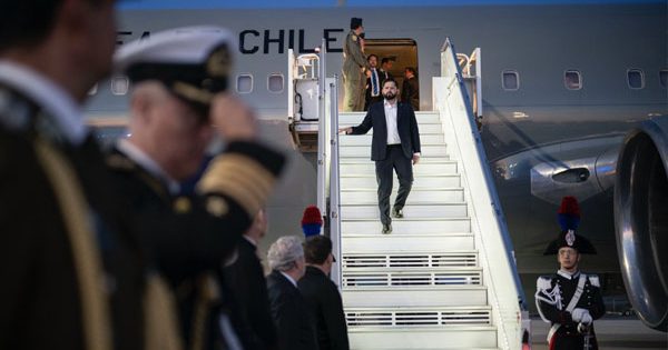 Presidente Boric se va a Corea del Sur para participar en la APEC.
