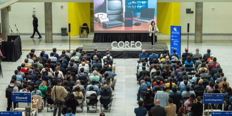 Corfo potencia la innovación tecnológica en encuentro de pymes.