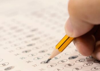 La Contraloría identificó más de $400 millones en irregularidades relacionadas con la toma del SIMCE 2024.