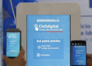 Diputados solicitan a la Contraloría investigar la entrega irregular de Clave Única a migrantes sin RUN.