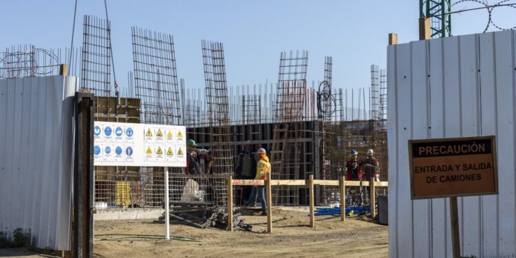 Comienza la construcción de un nuevo conjunto de viviendas sociales en el cerro Placeres de Valparaíso.