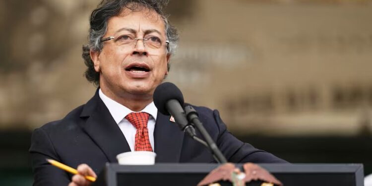 Petro expulsa a la delegación diplomática de Israel en Colombia tras la detención de dos compatriotas a bordo de la flotilla.