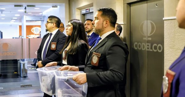 Fiscalía hace allanamientos en oficinas de Codelco tras el derrumbe en la mina El Teniente.