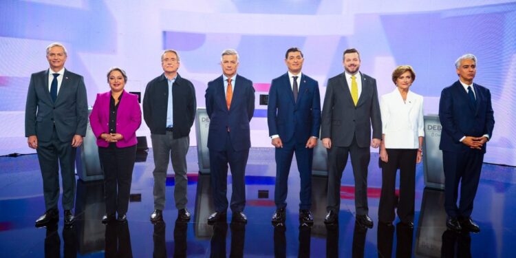 Un estudio muestra que en las redes de los candidatos, la mayoría del contenido es amplificado de manera artificial por bots.