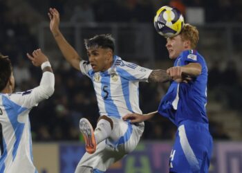 Mundial Sub-20: Argentina completó una campaña impecable en el grupo D al vencer a Italia.