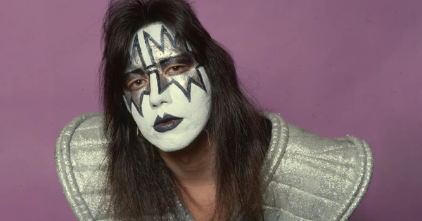 Fallece a los 74 años Ace Frehley, guitarrista y fundador de Kiss.