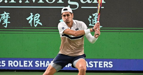 Tabilo la rompe en Shanghái: con un triunfo contundente, el chileno avanza a la próxima ronda.