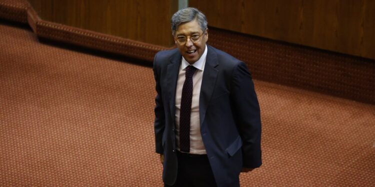 Diputado Barrios minimiza la imprecisión de Jara respecto a los fondos para la reconstrucción y señala la «ineficacia de la política pública».