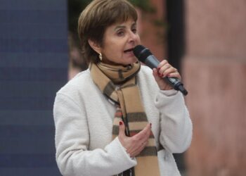 Paula Daza urge al Ministerio de Salud a «revelar los costos reales» de la cartera para lograr un Presupuesto 2026 adecuado.