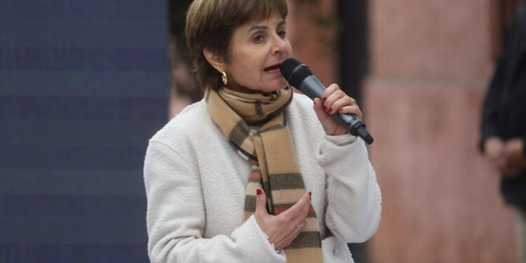 Paula Daza urge al Ministerio de Salud a «revelar los costos reales» de la cartera para lograr un Presupuesto 2026 adecuado.