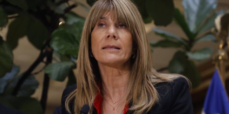 La senadora Rincón denunció que el Presidente Boric está utilizando la cadena nacional para el Presupuesto 2026 como una plataforma «campañera».