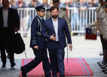 El Presidente Boric congratuló a Rodrigo Paz y renovó su compromiso de «fortalecer la cooperación y el trabajo» con Bolivia.