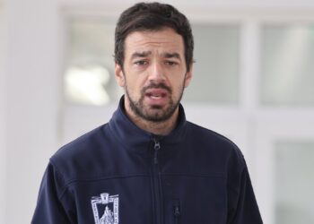 Vodanovic responde a las críticas a Boric por la cadena nacional y afirma que la oposición «ha convertido el arte de la polémica en su deporte favorito».