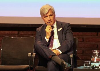 Mayne-Nicholls sugiere que frenar a migrantes irregulares que llegan por motivos laborales sería un «abuso de poder».