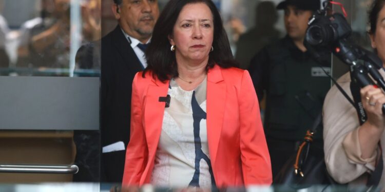 La Fiscalía de Valparaíso indaga supuestas gestiones en la Corte Suprema para evitar la remoción del ministro Ulloa.