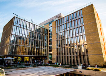 Se abre un sumario sanitario en la U. Finis Terrae tras una denuncia por supuesta «experimentación humana».