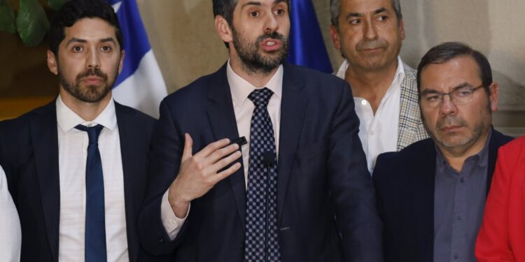 Ministro de Hacienda y oposición al casi total del Presupuesto 2026: «Fue una decisión política, probablemente impulsada por motivos electorales.»