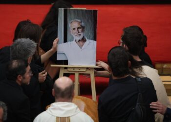 Emotivo y multitudinario funeral para despedir a «Tito»: Héctor Noguera recibió su último adiós.
