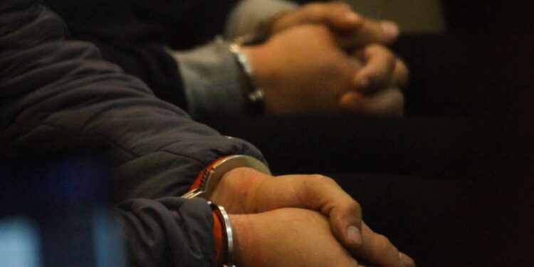 Dos falsas víctimas del estallido social de 2019 en Temuco quedaron con arresto domiciliario total y prisión preventiva.