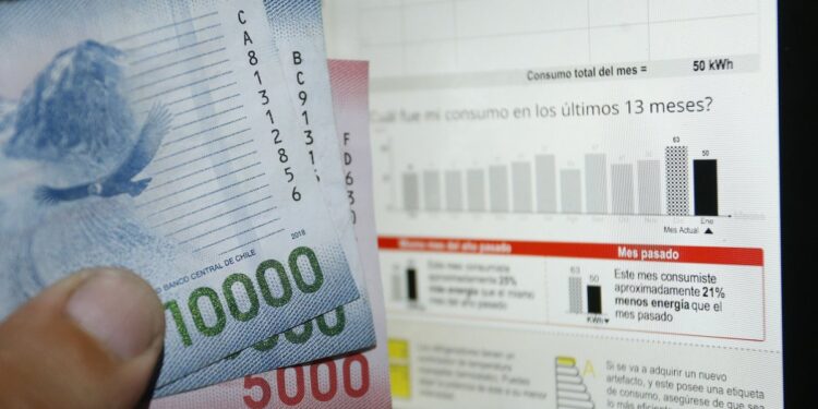 Transelec afirmó haber comunicado de manera «oportuna y voluntaria» las inconsistencias en sus tarifas en 2024.