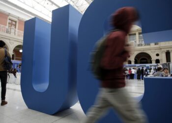 Por primera vez, dos listas de izquierda competirán por la FEUC, mientras que la derecha ha quedado excluida del balotaje.