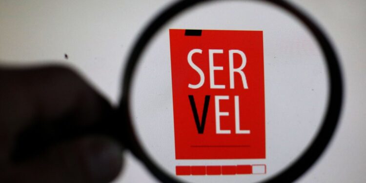 Fuerte impacto para la prensa escrita: Servel anuncia la cancelación inmediata del pago de $6.000 millones por el listado de vocales de mesa.