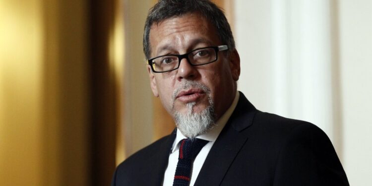 Senador Lagos Weber desafía a Kast sobre los US$ 6 millones: «Que indique en qué parte del Presupuesto desea hacer recortes»