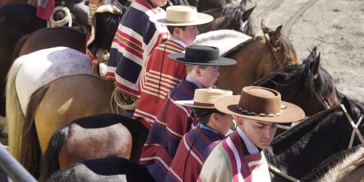 Federación del Rodeo Chileno: Calendario de Clasificatorios Zonales Escolares 2025