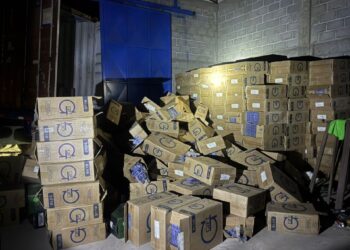 Confiscaron más de 1.400 millones de pesos en cigarros de contrabando en el norte del país.