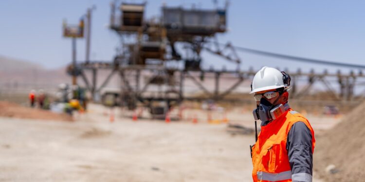 AYT y Codelco refuerzan su gestión ambiental con nueva red de monitoreo.