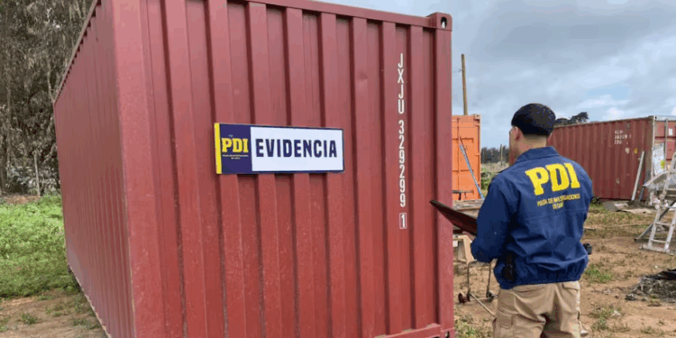 Millonario robo de 20 contenedores en San Antonio: PDI encuentra dos unidades en Coquimbo.
