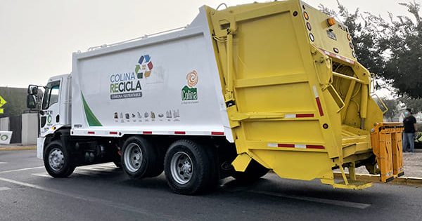 Vecinos de Colina reclaman por el retiro del reciclaje y el municipio solicita más camiones a la empresa encargada.