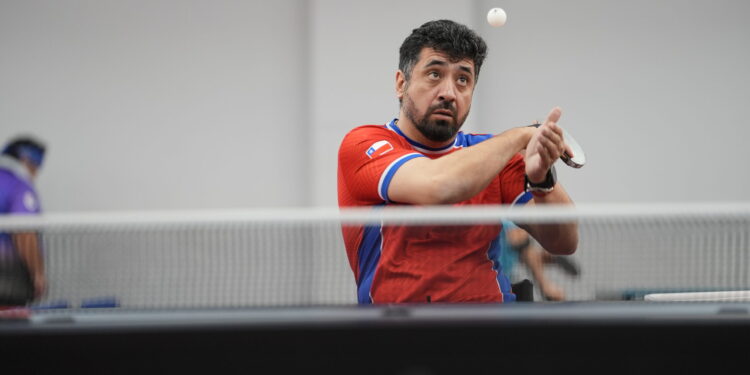 Desde el Maule: El tenimesista paralímpico Luis Flores comienza su reto internacional en Brasil.
