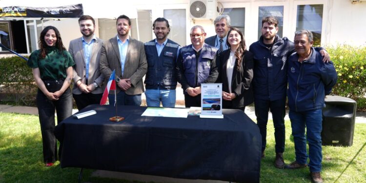 Gore de Valparaíso e Indap suscriben acuerdo para implementar iniciativas de riego en apoyo a pequeños agricultores.