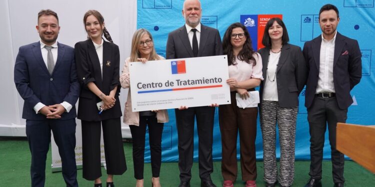 Gobierno abre centro para el tratamiento de mujeres con problemas de alcohol y drogas.