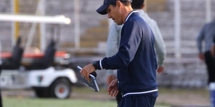 El mensaje de despedida de Mauricio Larriera tras la nueva derrota de Everton.