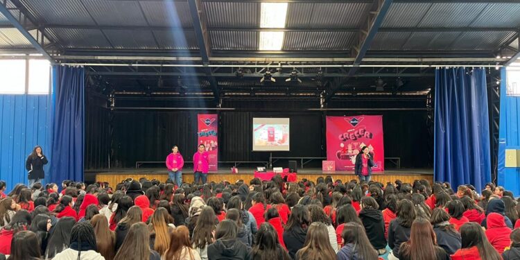 Día Internacional de la Niña: 1 de cada 4 escolares falta al colegio por la menstruación