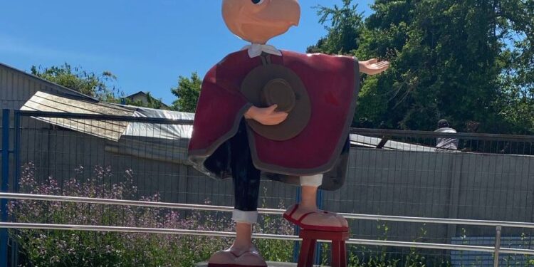 Condorito festeja la apertura del Paseo de la Fama.