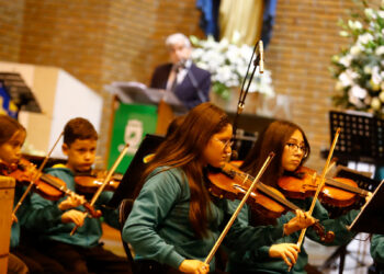La Orquesta Sinfónica Estudiantil de Linares deslumbró a Curicó en su aniversario.