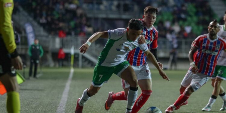 D. Puerto Montt derrotó a Colo-Colo, que queda con incertidumbres de cara al reinicio de la Liga de Primera.