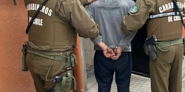 Detienen a hombre que amenazó de muerte con un cuchillo al propietario de una famosa panadería en Los Ángeles.