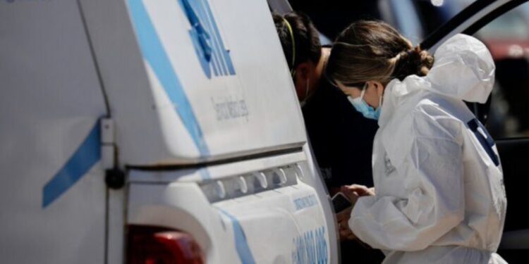 Investigan el homicidio de una niña de cinco años, quien fue hallada por su madre con heridas graves en Lampa.