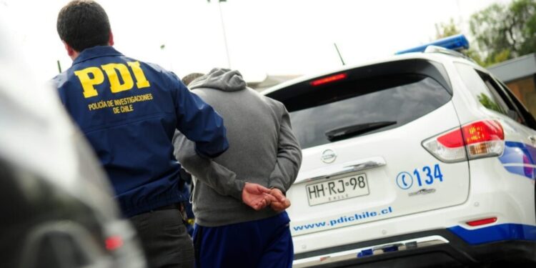 Arrestan en Los Ángeles a comunero buscado por varios delitos en Santa Bárbara.