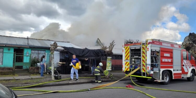 Incendio en Yumbel afecta al menos una vivienda: las llamas se propagaron con rapidez.