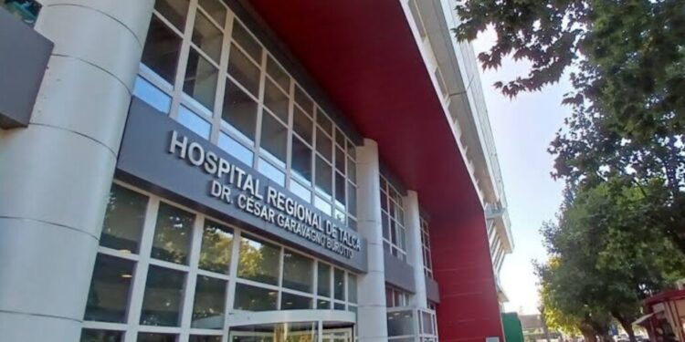 Joven madre permanece en estado crítico tras ser incendiada por su pareja en el Maule.