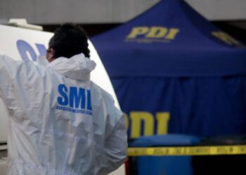 Hombre y sus dos hijos hallados sin vida: se indaga un posible parricidio y suicidio en La Reina.