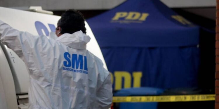 Hombre y sus dos hijos hallados sin vida: se indaga un posible parricidio y suicidio en La Reina.