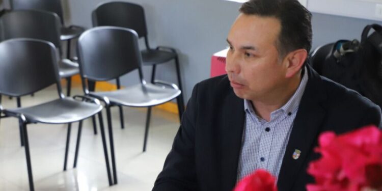 Reconocido profesor de Mulchén recibe un prestigioso premio a nivel nacional.