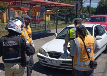 Se retiraron varios vehículos de la circulación en Los Ángeles tras controles aleatorios.