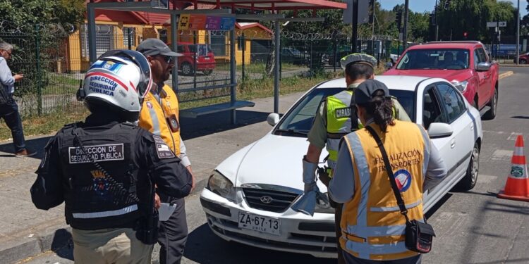 Se retiraron varios vehículos de la circulación en Los Ángeles tras controles aleatorios.
